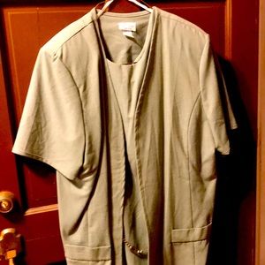 Dress savvy. Dress and jacket. Size 20w